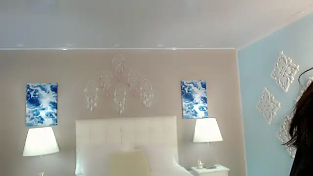 maddissonivanova online show from October 22, 2025, 7:13 pm