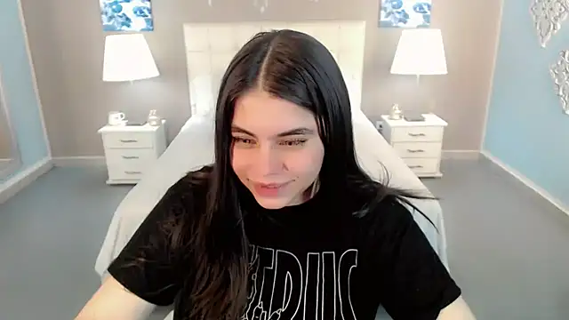 maddissonivanova online show from October 19, 2025, 6:16 am