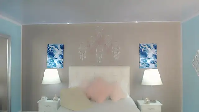 maddissonivanova online show from December 2, 2025, 6:53 pm