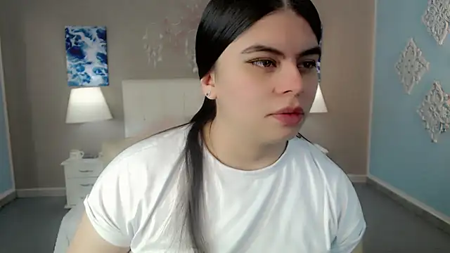 maddissonivanova online show from November 10, 2025, 7:19 pm