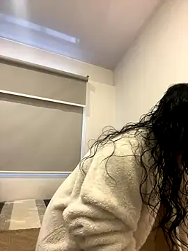 Snapshot of MonicaSalvatore chatting on November 21, 2025, 9:36 pm MonicaSalvatore online show from November 21, 2025, 9:36 pm