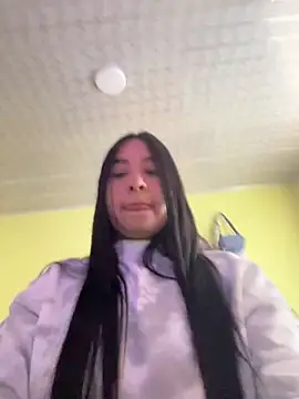 Snapshot of BELLAALEJA chatting on March 16, 2026, 4:32 pm BELLAALEJA online show from March 16, 2026, 4:32 pm