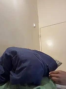 iriebusty online show from February 9, 2026, 6:39 pm