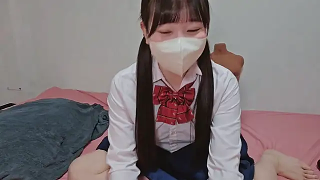 Hina-ooo online show from April 18, 2026, 1:57 pm