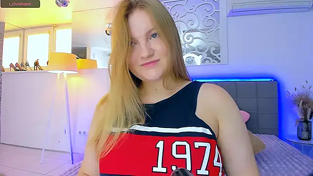 Snapshot of AshleyJoness chatting on October 19, 2025, 4:59 am AshleyJoness online show from October 19, 2025, 4:59 am