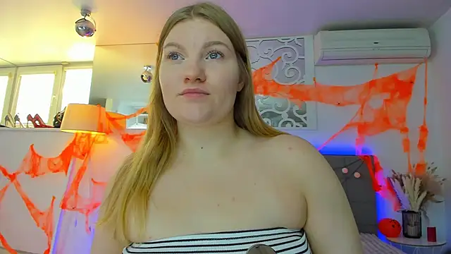 Snapshot of AshleyJoness chatting on October 30, 2025, 6:01 am AshleyJoness online show from October 30, 2025, 6:01 am