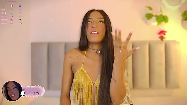 Snapshot of Emely_Deluxe chatting on February 9, 2026, 11:41 am Emely Deluxe online show from February 9, 2026, 11:41 am