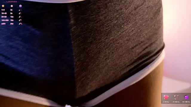 Snapshot of Emely_Deluxe chatting on February 15, 2026, 11:42 am Emely Deluxe online show from February 15, 2026, 11:42 am