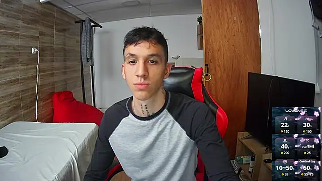 Snapshot of angelicious_ chatting on November 13, 2025, 8:35 pm angelicious online show from November 13, 2025, 8:35 pm