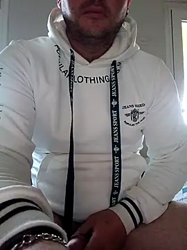 Snapshot of Makis09 chatting on March 12, 2026, 5:24 am Makis09 online show from March 12, 2026, 5:24 am