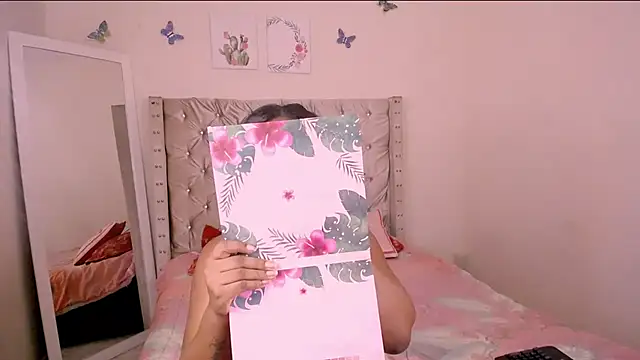 Snapshot of bonniebakerz1 chatting on December 2, 2025, 4:58 am bonniebakerz1 online show from December 2, 2025, 4:58 am