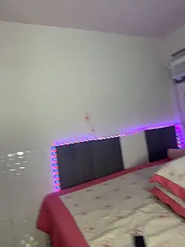 sophiemonroevip online show from April 14, 2026, 11:59 am