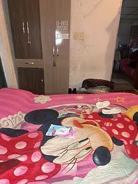 valen1891 online show from September 25, 2025, 1:22 am