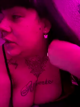 valen1891 online show from November 4, 2025, 3:43 am