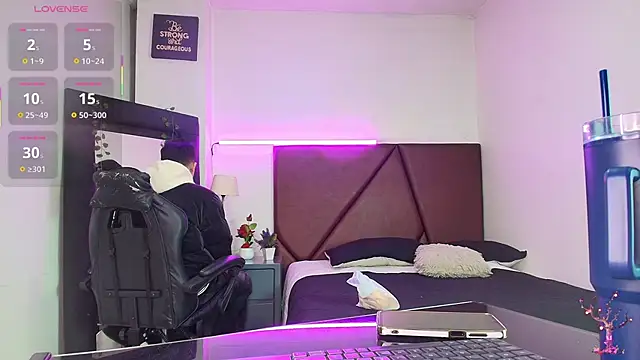 Lucass love online show from October 14, 2025, 1:23 pm