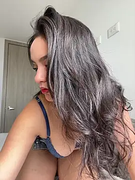 Snapshot of lunatorch chatting on February 18, 2026, 6:26 pm lunatorch online show from February 18, 2026, 6:26 pm