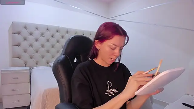 CleoWhite online show from October 31, 2025, 7:54 pm