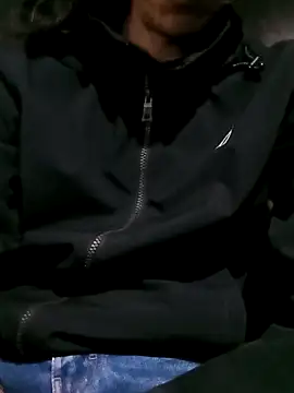 alberth2025  online show from November 20, 2025, 4:13 am