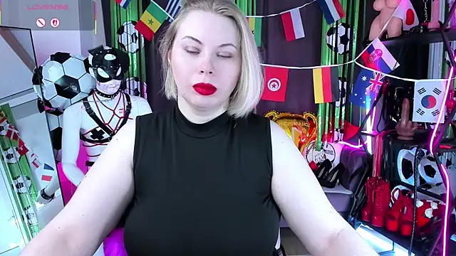 Snapshot of Anna_Maxwell chatting on June 15, 2026, 2:01 am Anna Maxwell online show from June 15, 2026, 2:01 am