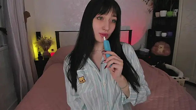 AriellaAllure online show from November 6, 2025, 1:37 pm