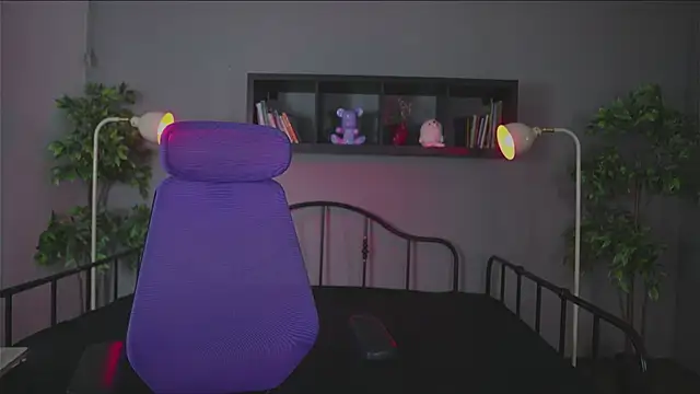 Snapshot of Sabrina_bloom chatting on November 14, 2025, 2:10 pm Sabrina bloom online show from November 14, 2025, 2:10 pm