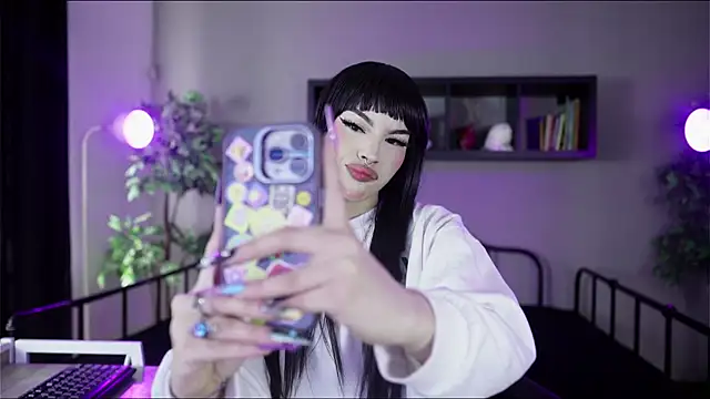 Snapshot of Sabrina_bloom chatting on November 11, 2025, 12:44 pm Sabrina bloom online show from November 11, 2025, 12:44 pm