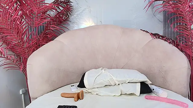 MayaBaker online show from October 21, 2025, 11:48 pm