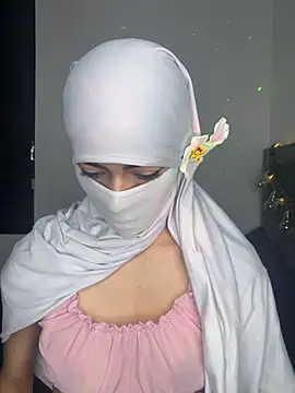 Snapshot of _Zahiira_ chatting on July 16, 2026, 11:40 am Zahiira online show from July 16, 2026, 11:40 am