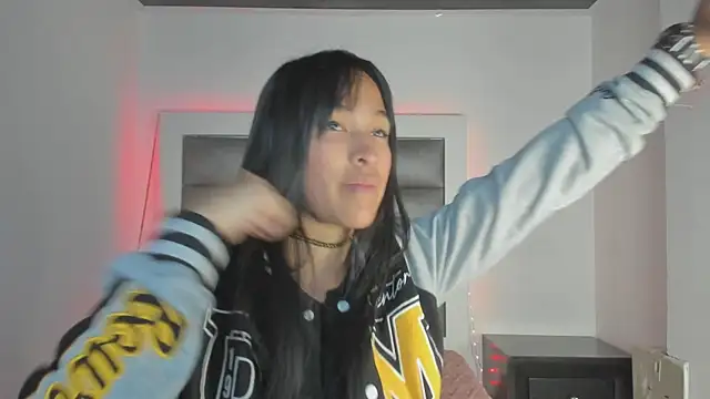 Snapshot of Andrea_brunnette chatting on October 16, 2025, 12:02 pm Andrea brunnette online show from October 16, 2025, 12:02 pm