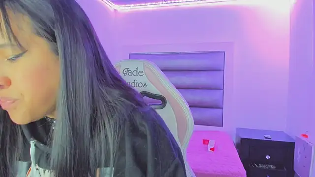 Snapshot of Andrea_brunnette chatting on November 12, 2025, 12:42 pm Andrea brunnette online show from November 12, 2025, 12:42 pm