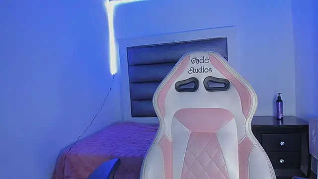 Snapshot of Andrea_brunnette chatting on November 5, 2025, 12:41 pm Andrea brunnette online show from November 5, 2025, 12:41 pm