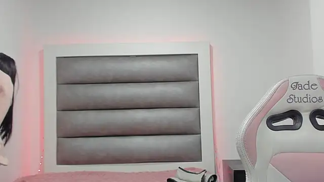 Snapshot of Andrea_brunnette chatting on October 8, 2025, 1:01 pm Andrea brunnette online show from October 8, 2025, 1:01 pm