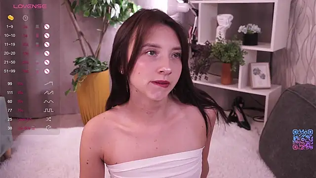 DaisyBlaze online show from October 4, 2025, 4:30 pm