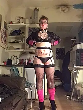 Snapshot of Sissy_Cindy_Whore chatting on March 1, 2025, 12:50 am Sissy Cindy Whore online show from March 1, 2025, 12:50 am