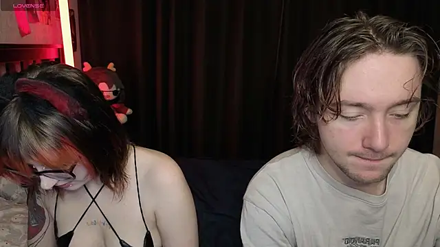 Snapshot of ellen_and_danny chatting on September 14, 2025, 5:13 pm ellen and danny online show from September 14, 2025, 5:13 pm