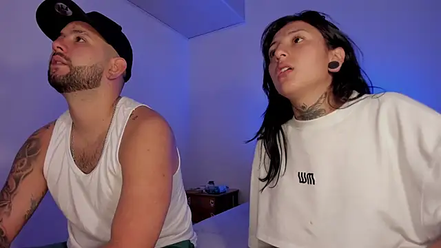 lola n apolo online show from September 22, 2025, 3:23 am