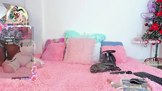 Snapshot of Ariana-Fernandez chatting on December 1, 2025, 12:39 pm Ariana-Fernandez online show from December 1, 2025, 12:39 pm