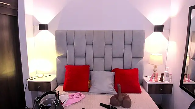 Mia volkova online show from October 13, 2025, 12:40 pm