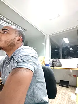 Snapshot of SanChacal5694 chatting on October 21, 2025, 10:42 pm SanChacal5694 online show from October 21, 2025, 10:42 pm