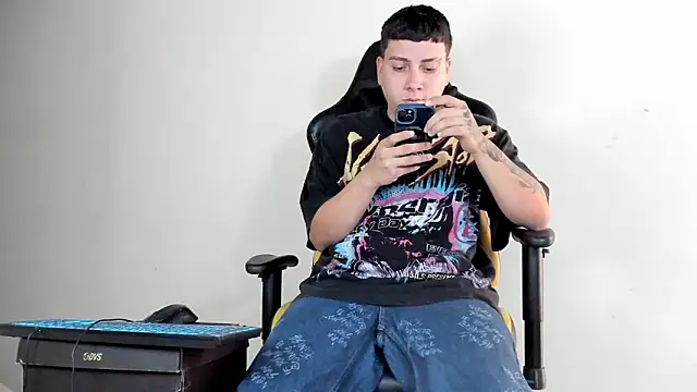 HELLSTAR online show from November 24, 2025, 6:19 pm