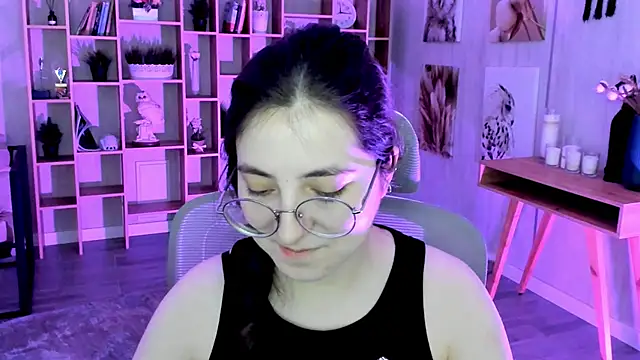 VirtuallVoyant online show from November 5, 2025, 4:48 am