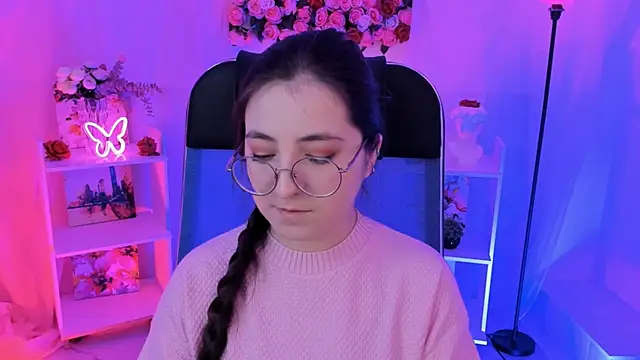 VirtuallVoyant online show from October 16, 2025, 7:16 am