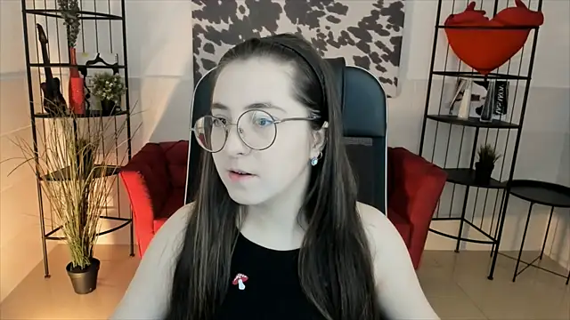 VirtuallVoyant online show from November 12, 2025, 2:15 am