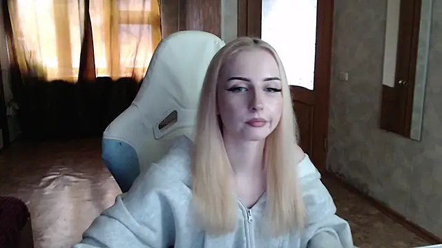 Cutti Crystal online show from April 14, 2026, 12:21 pm