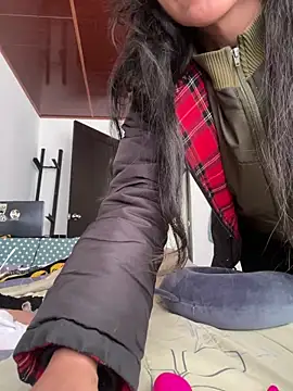 Snapshot of Huitaca_ chatting on February 13, 2026, 3:34 pm Huitaca online show from February 13, 2026, 3:34 pm