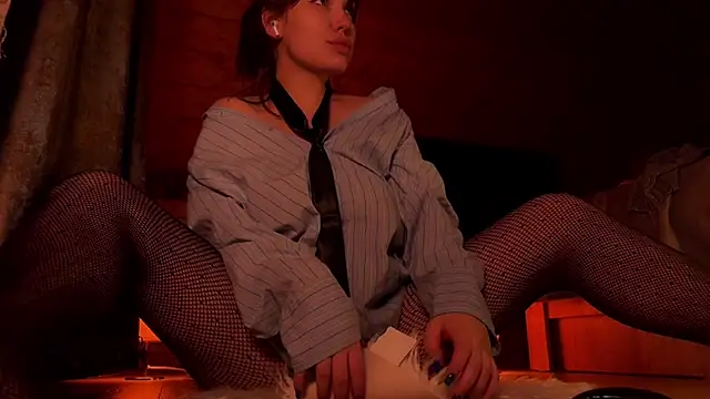 Snapshot of Crucio chatting on January 31, 2026, 7:56 pm Crucio online show from January 31, 2026, 7:56 pm