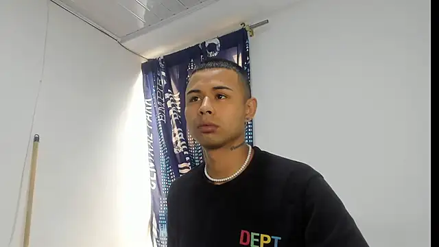  Logan Colton  online show from October 27, 2025, 8:32 pm