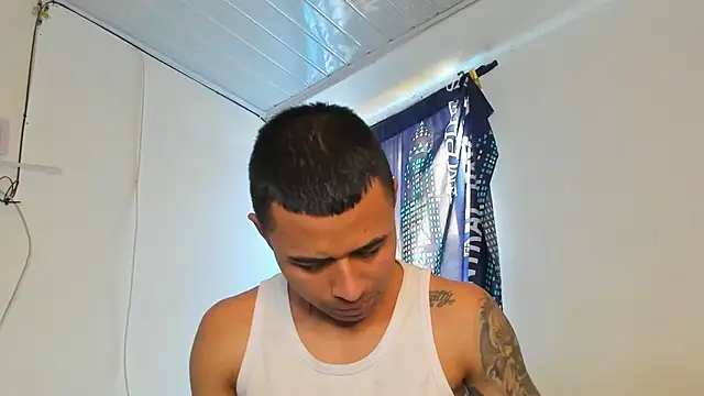 Snapshot of _Logan_Colton_ chatting on February 20, 2026, 6:43 pm Logan Colton online show from February 20, 2026, 6:43 pm