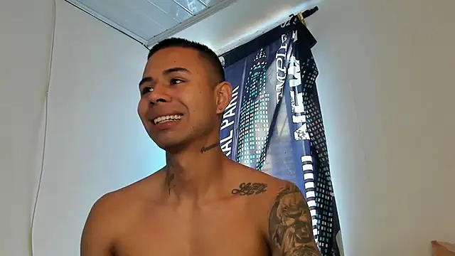 Snapshot of _Logan_Colton_ chatting on February 11, 2026, 5:02 pm Logan Colton online show from February 11, 2026, 5:02 pm