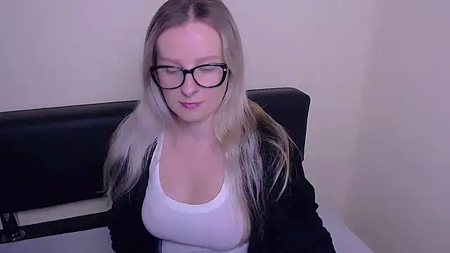VanillaRose  online show from September 19, 2025, 6:50 am